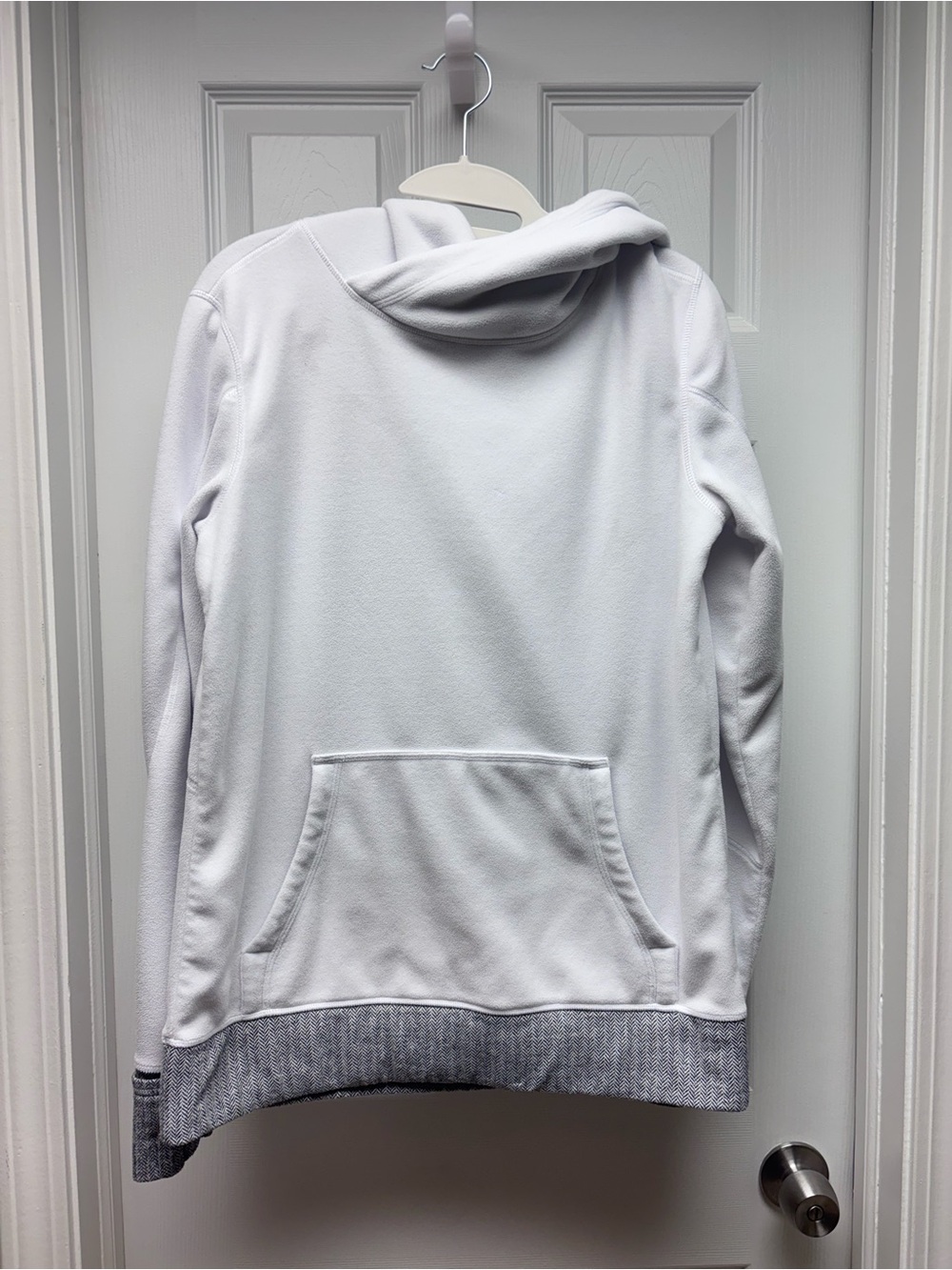 Lululemon White Hooded Pullover Sweatshirt Size 8 Cozy Athleisure